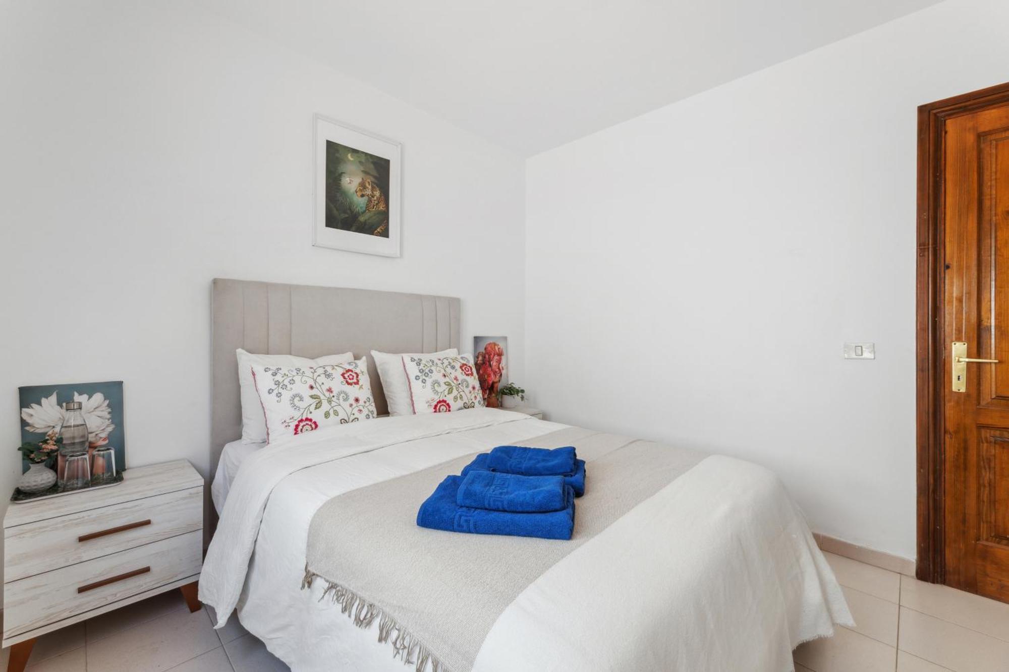 Amplias Cerca De La Playa Y Del Aeropuerto Holiday home *